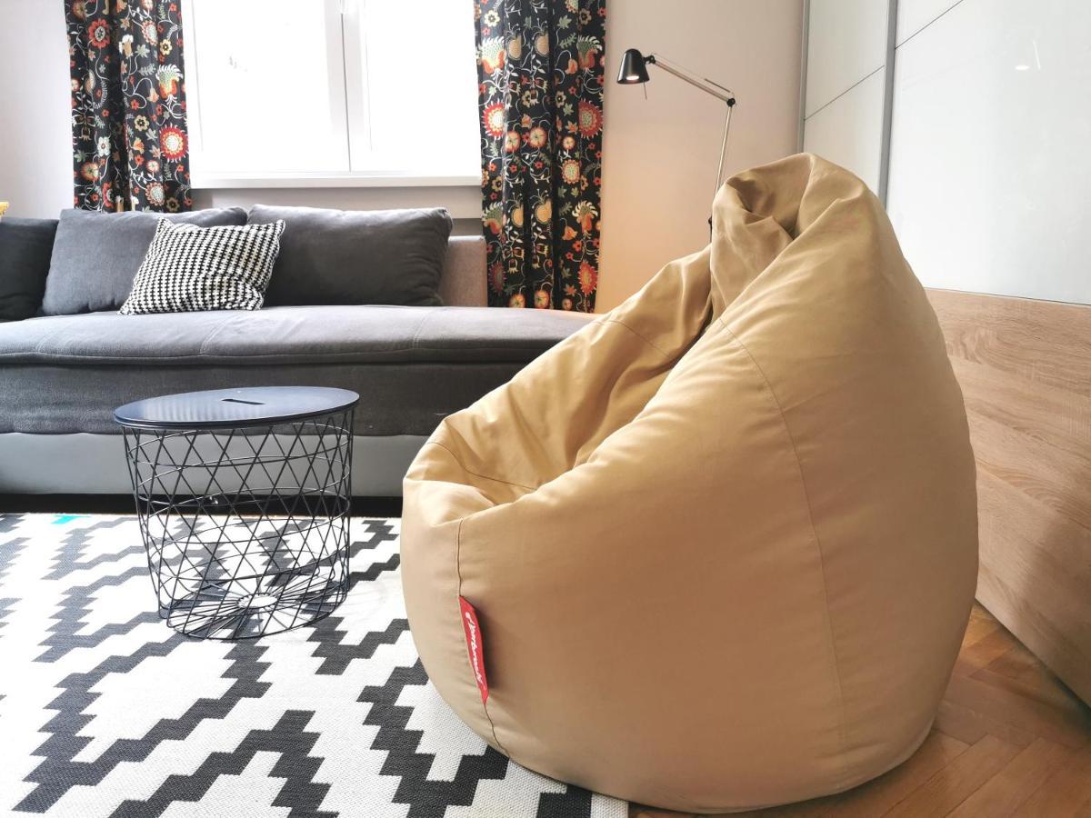 Beautifully Decorated Functional Apartamento